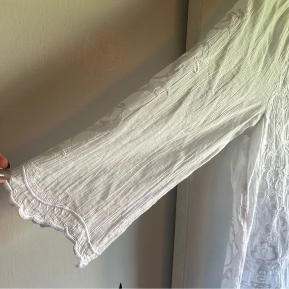 J. Jill White Relaxed Embroidered Blouse - Picture 2 of 8
